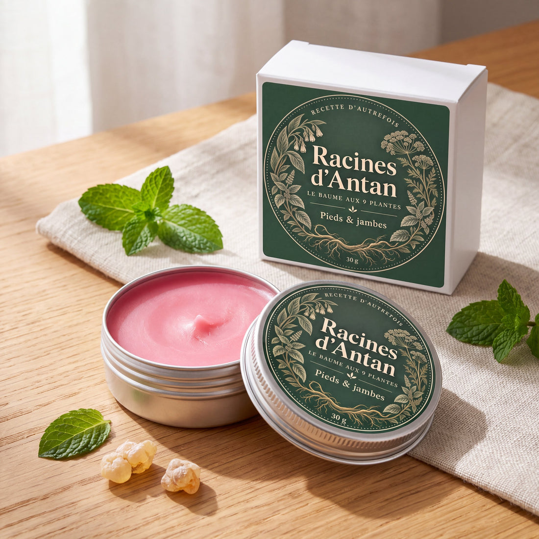 Pot ouvert, couvercle et étui du baume Racines d'Antan, 30 g
